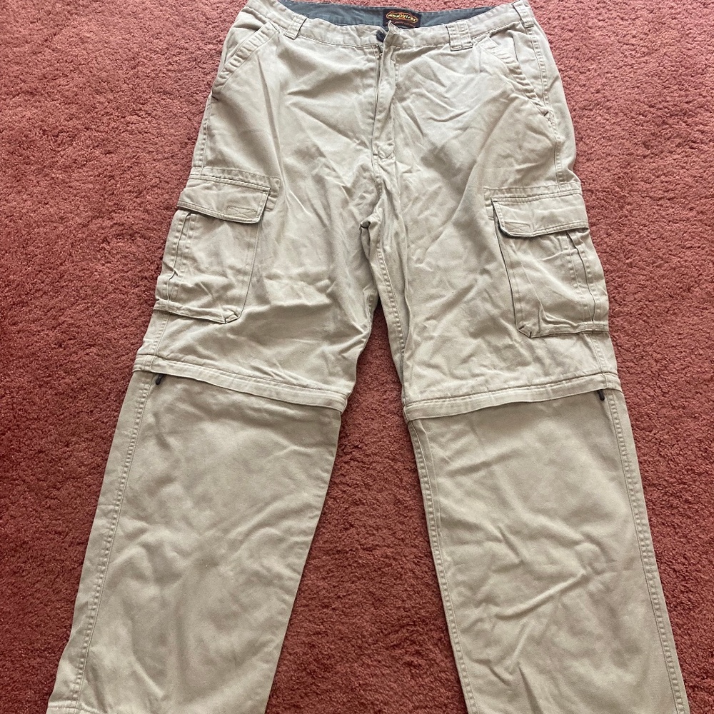 Vintage Y2K Men's Convertible Khaki Cargo Pants Shorts Size 36 x 32 WearFirst